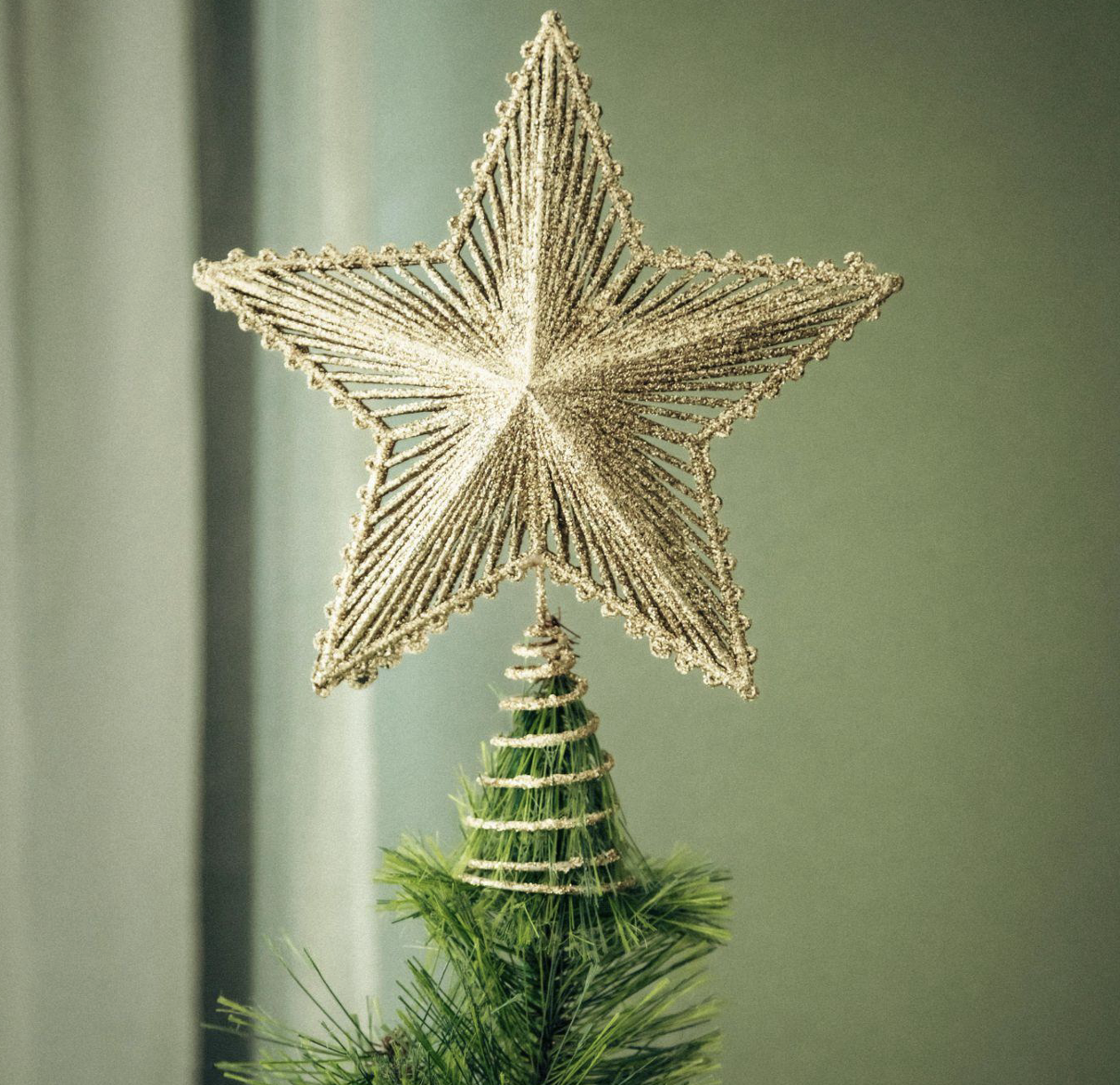 Choosing the Perfect 9-Foot Christmas Tree for You
